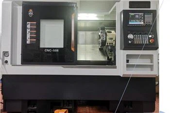 CNC stroj za tokarenje s FANUC kontrolom